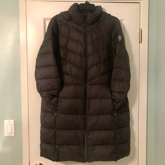 Michael Kors Olive Packable  Down Puffer - Picture 2 of 8